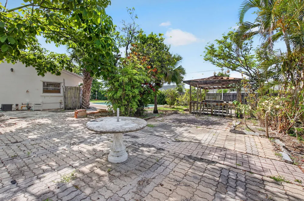 1370 SW 27th Pl, Boynton Beach, FL 33426