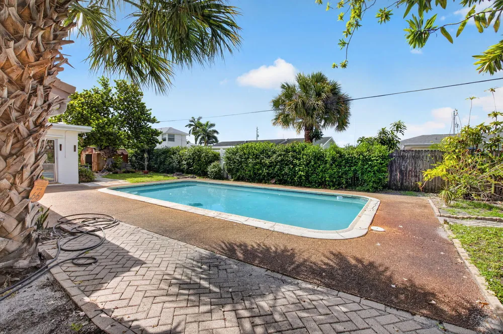 1370 SW 27th Pl, Boynton Beach, FL 33426