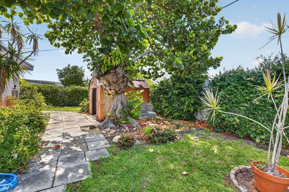 1370 SW 27th Pl, Boynton Beach, FL 33426