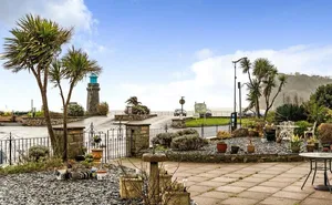 Powderham Terrace, Teignmouth, Devon, TQ14 photo