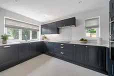 Pentire Place, Farnham, GU10 photo 4