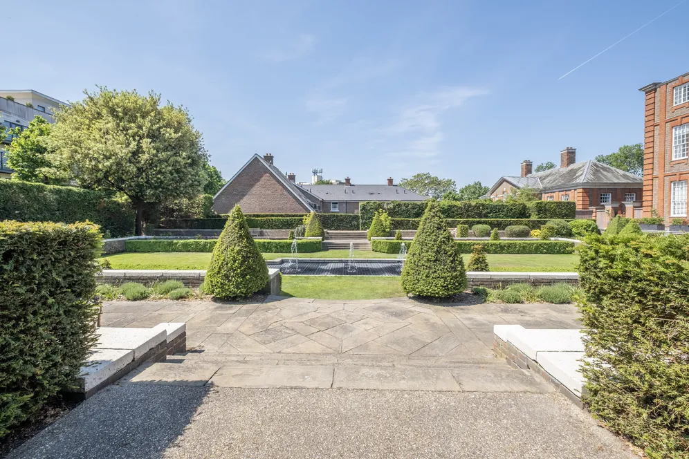 Holford Way, London, SW15 photo 13
