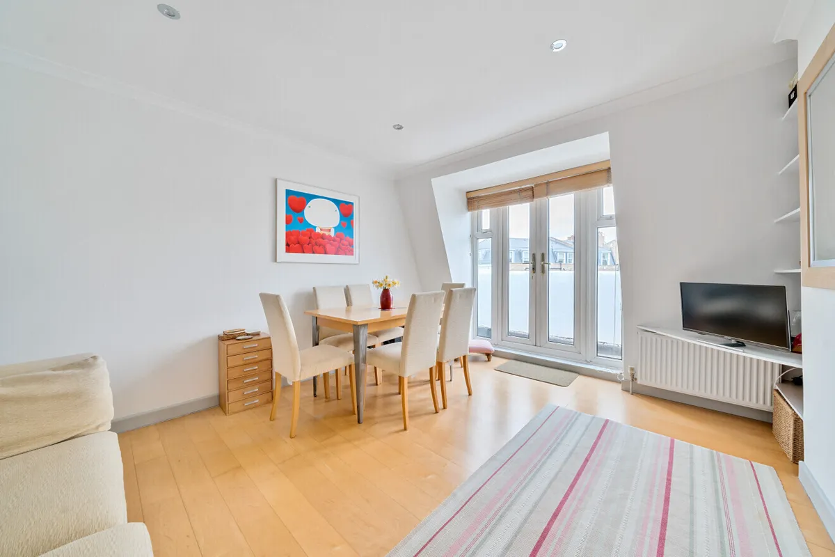 Eardley Crescent, London