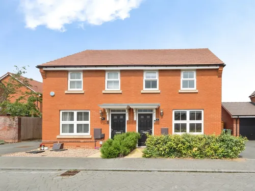 Alfred Way, Buckinghamphoto