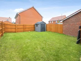 Alfred Way, Buckingham thumb 2