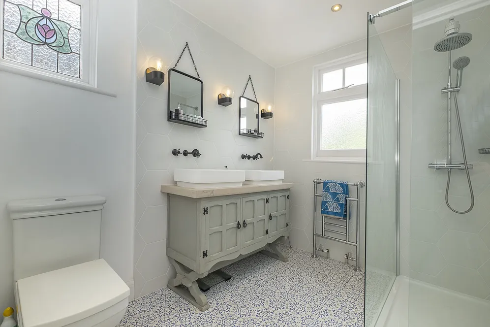 Neville Road, Kingston Upon Thames, KT1 photo 13