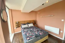 Saxton, The Avenue, LEEDS