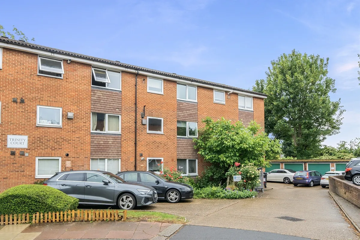 Queens Avenue, Winchmore Hill, London