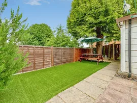 Trefoil Crescent, Crawley thumb 2