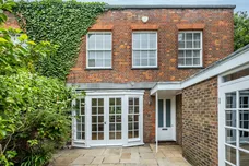 Pembroke Gardens Close London W8 photo 1