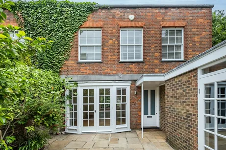 Pembroke Gardens Close London W8