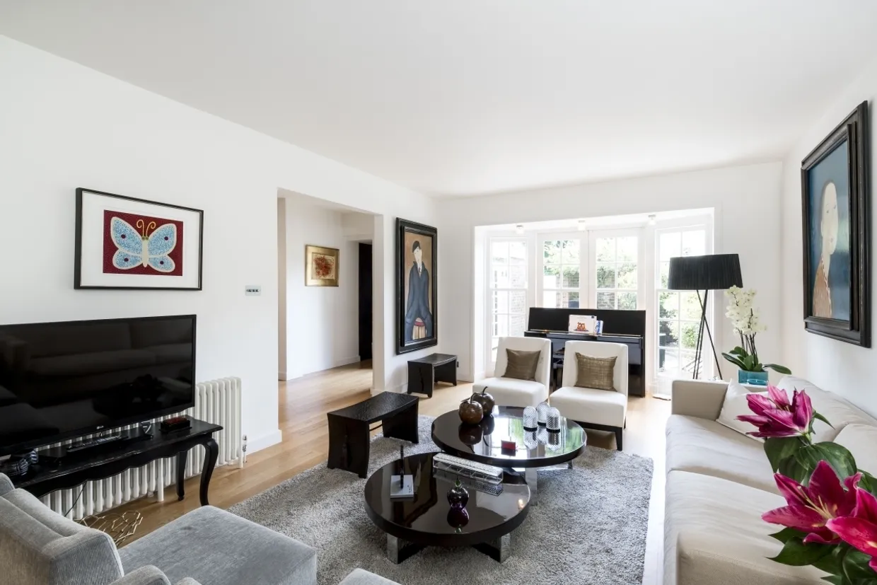 Pembroke Gardens Close London W8 photo 3