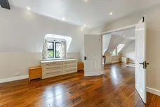 Elm Close Farnham Cottage SL2 photo 4