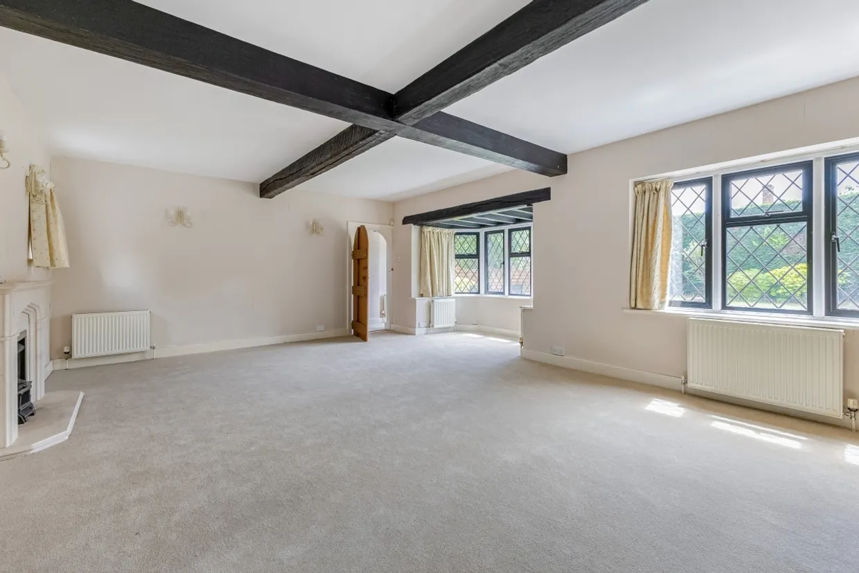 Elm Close Farnham Cottage SL2 photo 5