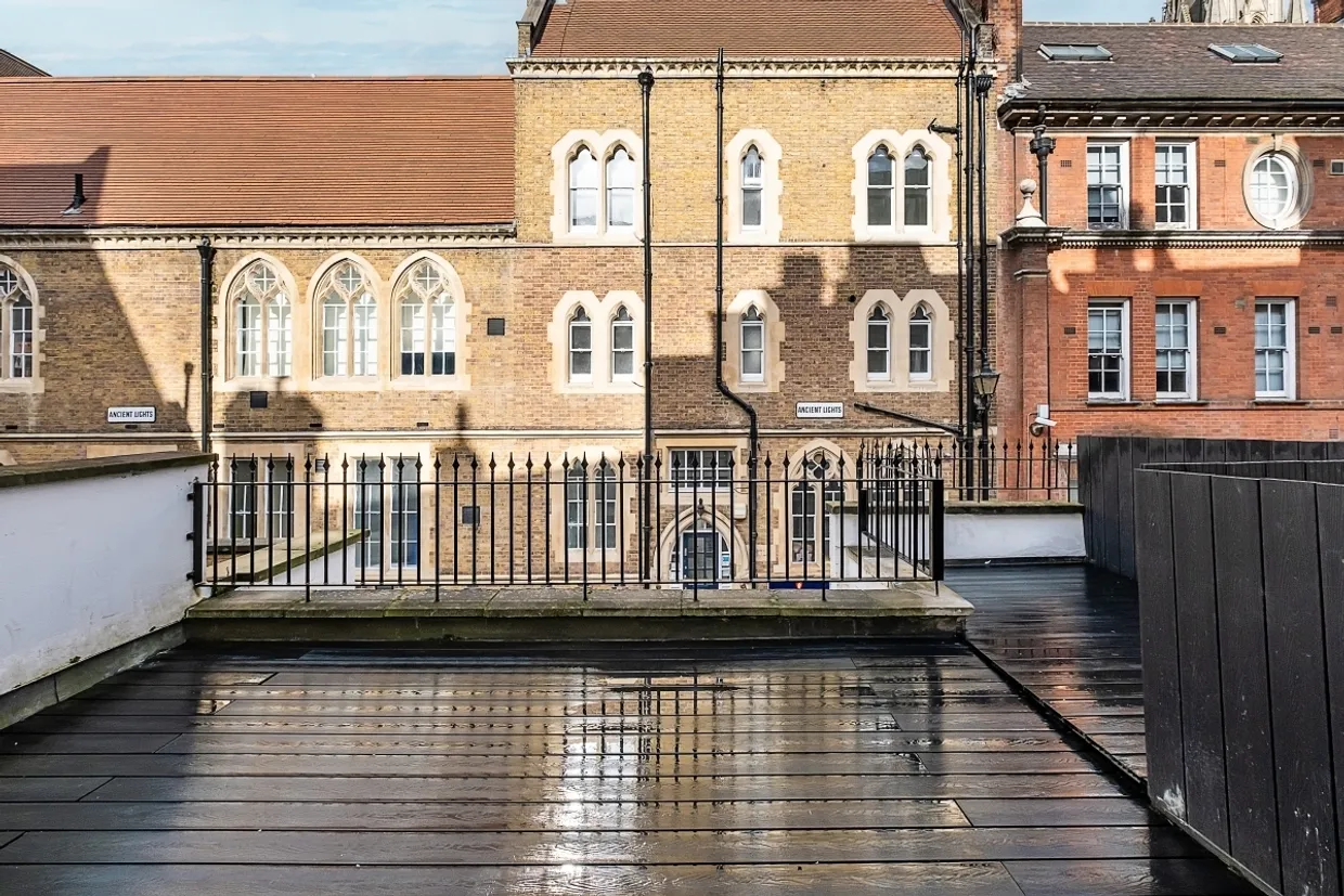 Kensington Church Court London W8 photo 8