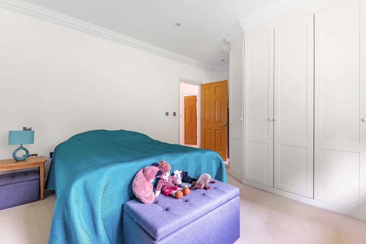 Priory Road, Sunningdale SL5 photo 8