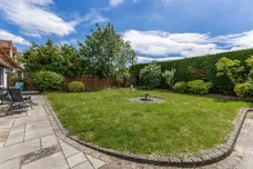 Elm Close Farnham Cottage SL2 photo 8