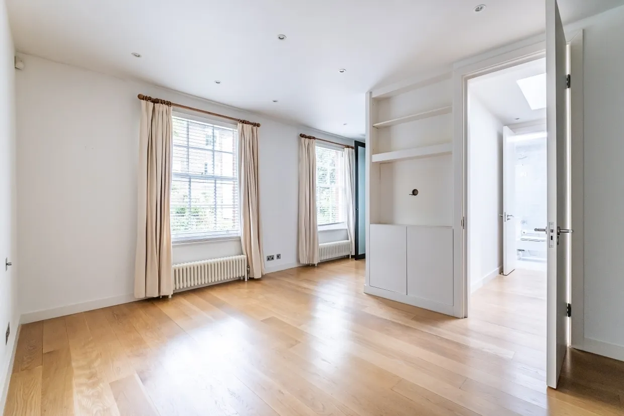 Pembroke Gardens Close London W8 photo 9