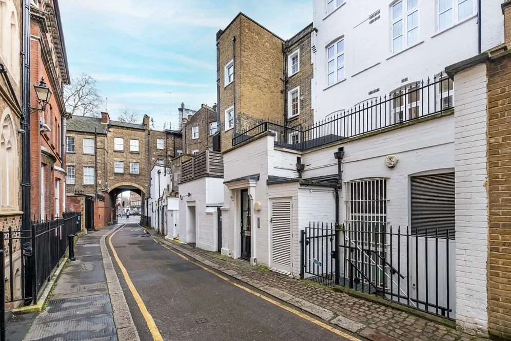 Kensington Church Court London W8 photo 12