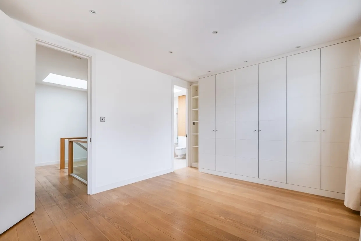 Pembroke Gardens Close London W8 photo 13
