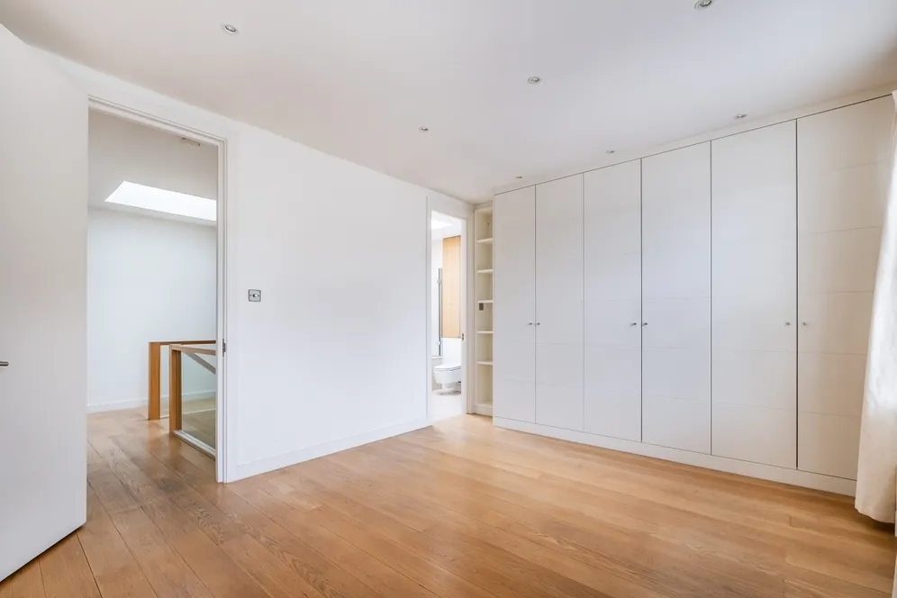 Pembroke Gardens Close London W8 photo 13