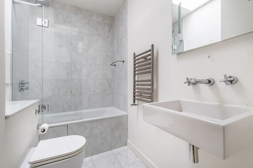 Pembroke Gardens Close London W8 photo 16