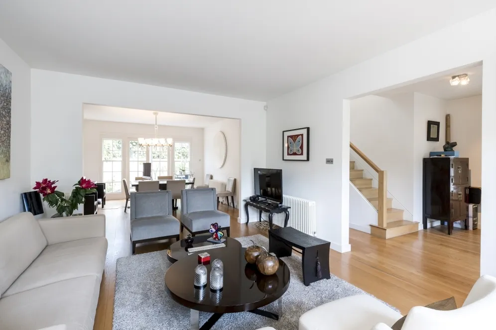 Pembroke Gardens Close London W8 photo 19