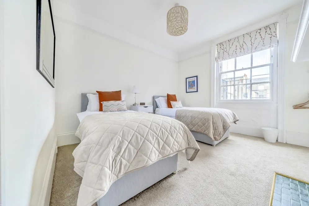 Eaton Place Brighton BN2 photo 9