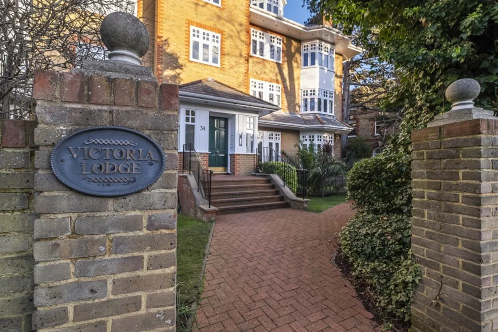 Arterberry Road London SW20 photo 15