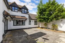 Elm Close Farnham Cottage SL2 photo 23