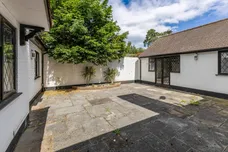 Elm Close Farnham Cottage SL2 photo 25
