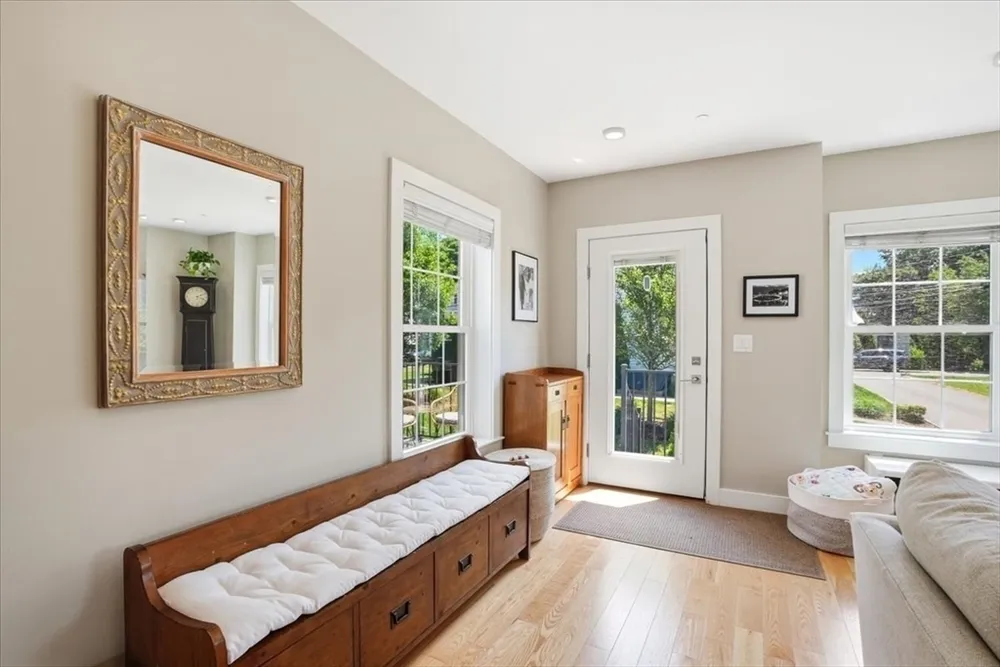 21 Chickatawbut St, Boston, MA 02122