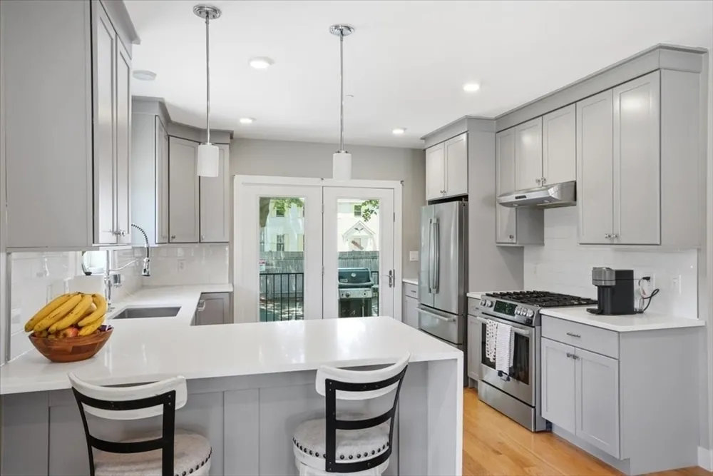 21 Chickatawbut St, Boston, MA 02122
