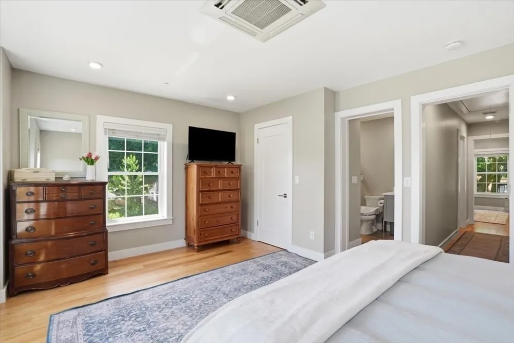 21 Chickatawbut St, Boston, MA 02122