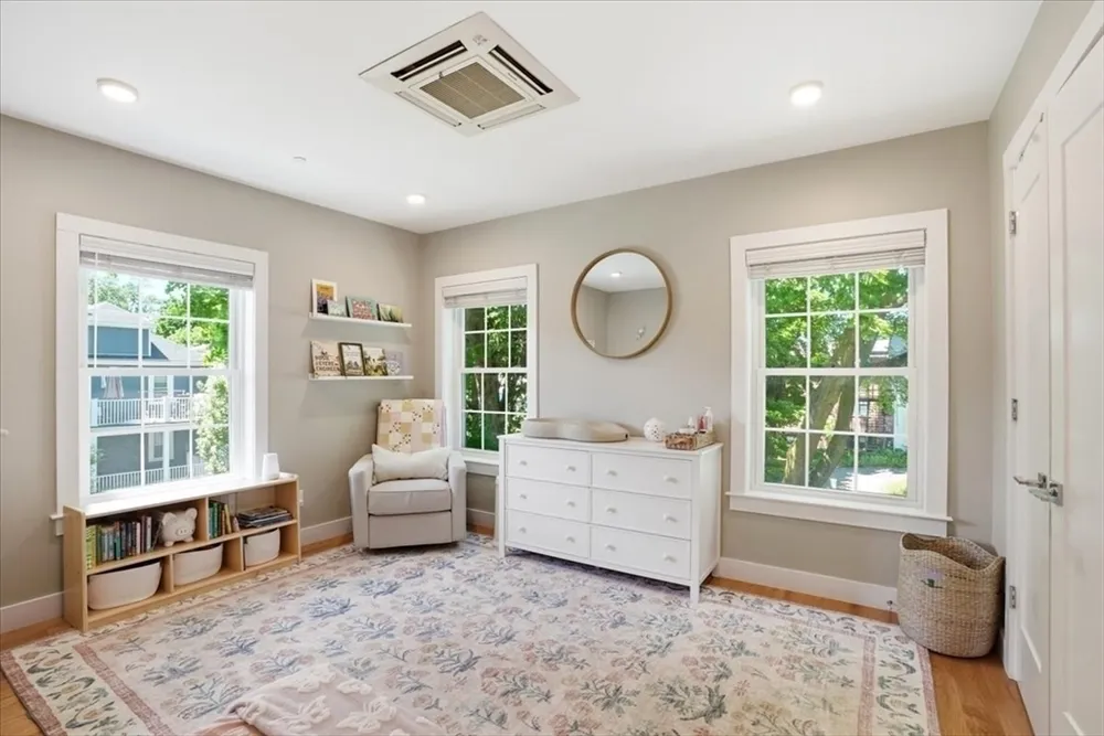 21 Chickatawbut St, Boston, MA 02122