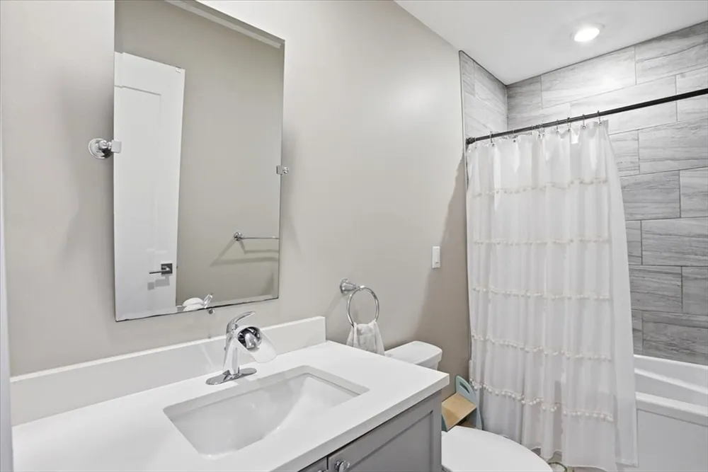 21 Chickatawbut St, Boston, MA 02122