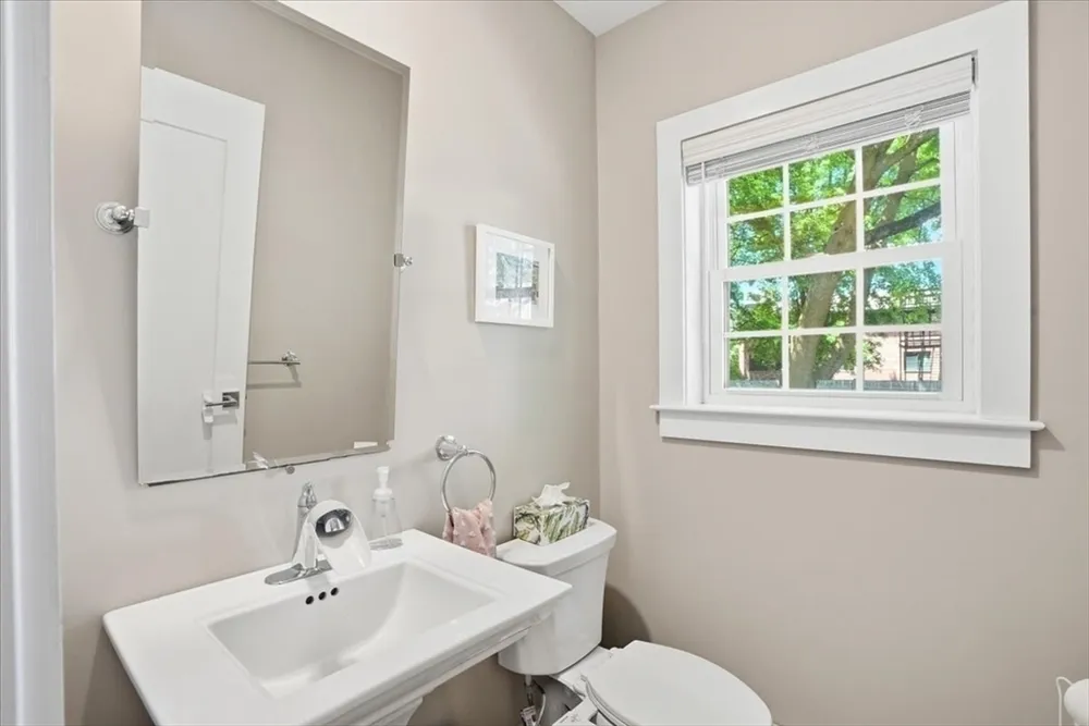 21 Chickatawbut St, Boston, MA 02122