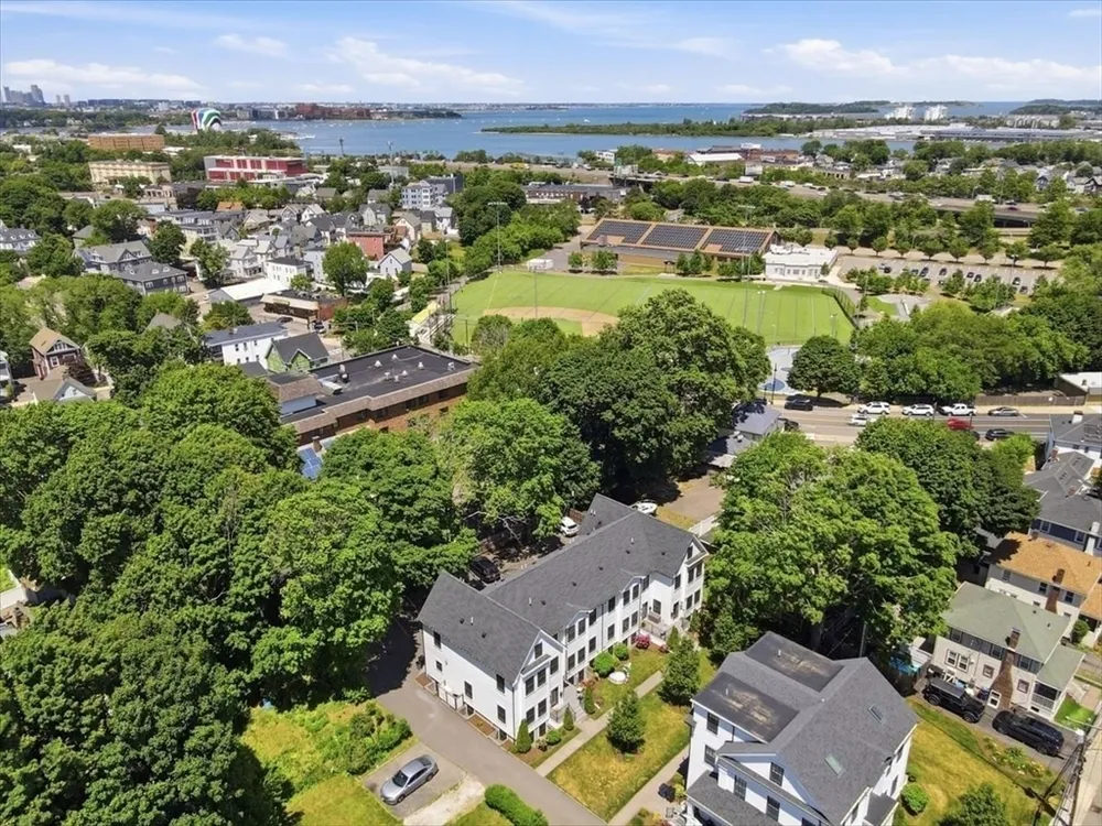 21 Chickatawbut St, Boston, MA 02122
