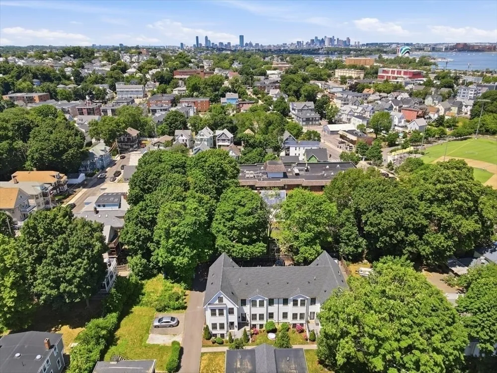 21 Chickatawbut St, Boston, MA 02122