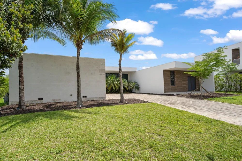 16539 Botaniko Dr N, Weston, FL 33326