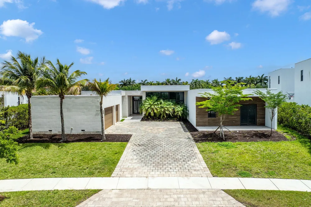 16539 Botaniko Dr N, Weston, FL 33326