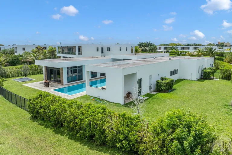 16539 Botaniko Dr N, Weston, FL 33326