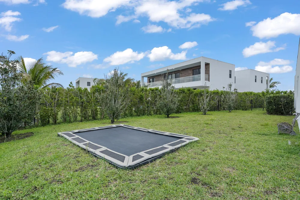 16539 Botaniko Dr N, Weston, FL 33326