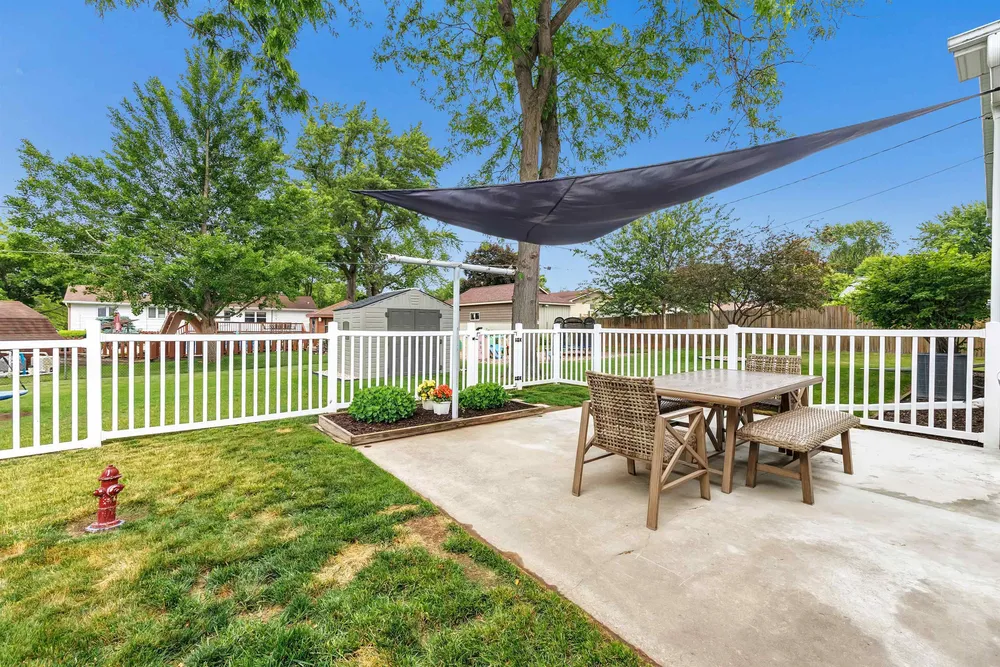 2400 S Ridge Rd, Green Bay, WI 54304