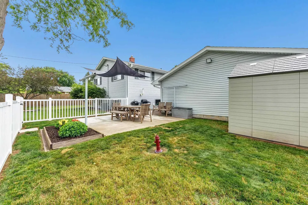 2400 S Ridge Rd, Green Bay, WI 54304