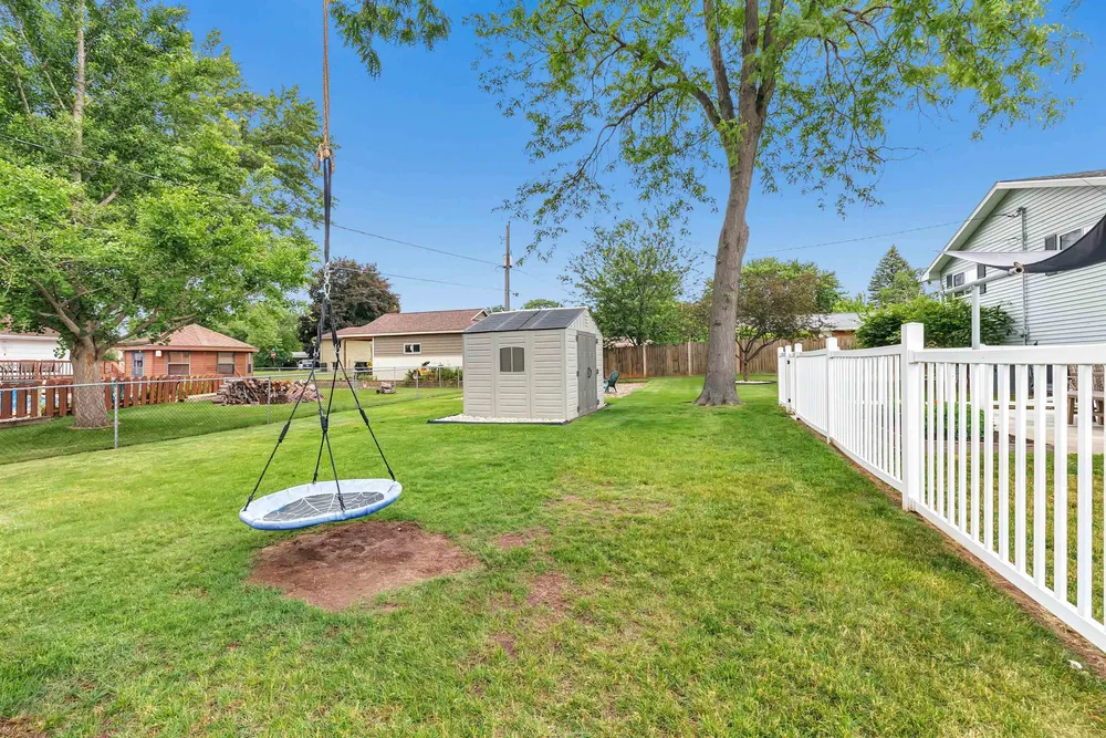 2400 S Ridge Rd, Green Bay, WI 54304