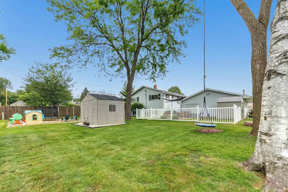 2400 S Ridge Rd, Green Bay, WI 54304