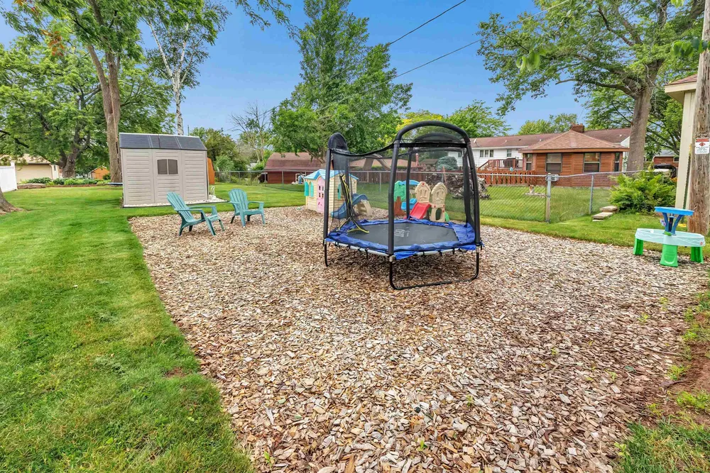 2400 S Ridge Rd, Green Bay, WI 54304