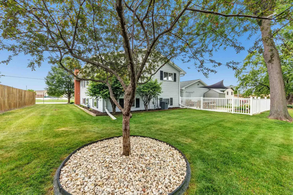 2400 S Ridge Rd, Green Bay, WI 54304