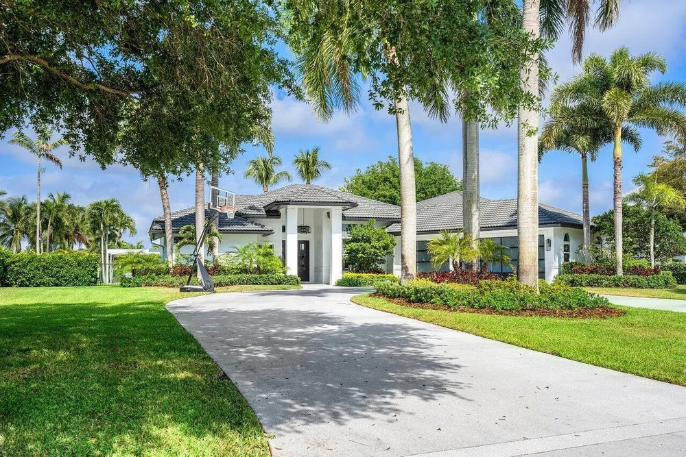 8331 Sawpine Rd, Delray Beach, FL 33446